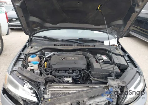 2017 Volkswagen Jetta Sport z USA, uszkodzony, nr VIN 3VWD17AJXHM326943